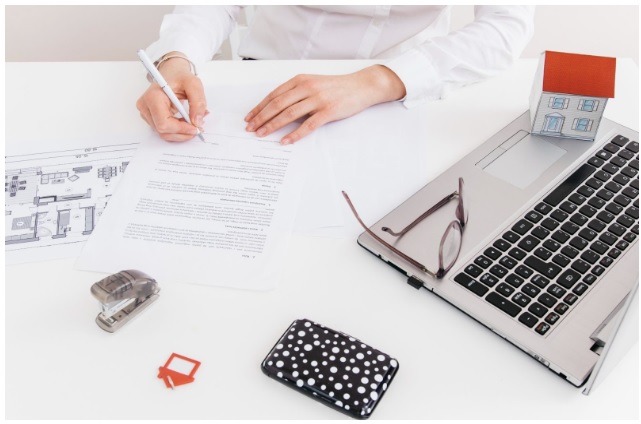 How to Use the Paraphrase Tool to Improve Your Professional Writing Skills?